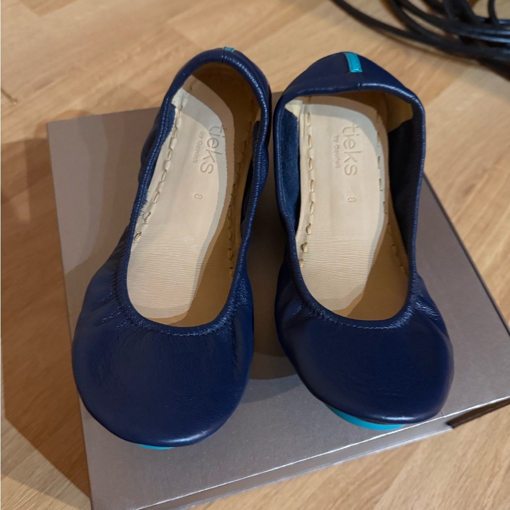 Tieks, size 8, never worn, navy leather